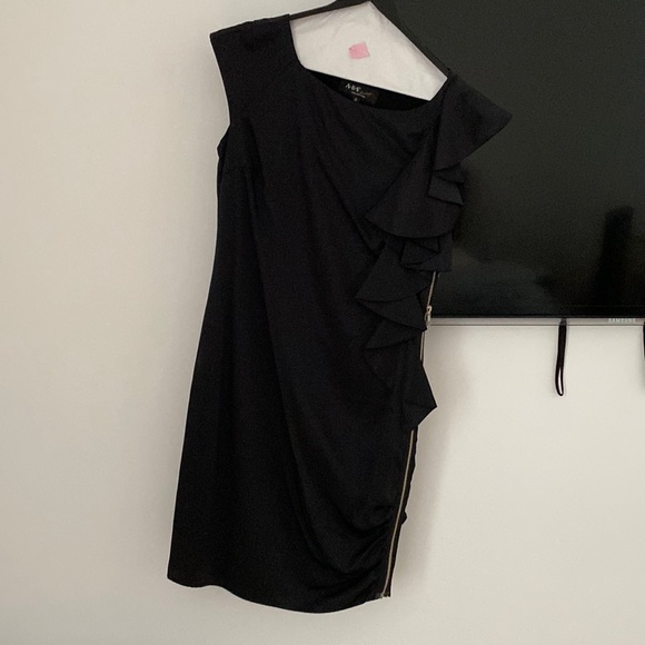 Silky Black ruffled dress size 0 - Picture 1 of 3